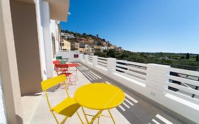 Velis - Art & Hospitality